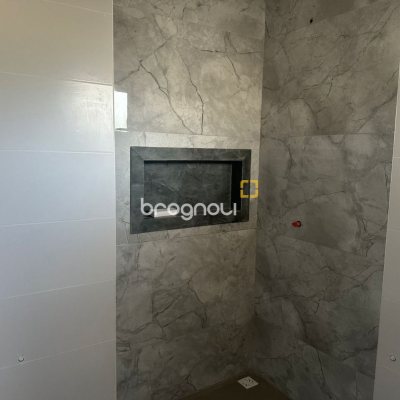 Casa com 86m², 2 quartos (sendo 2 suítes), 1 garagem, no bairro Ingleses em Florianópolis