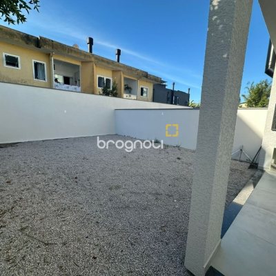 Casa com 86m², 2 quartos (sendo 2 suítes), 1 garagem, no bairro Ingleses em Florianópolis