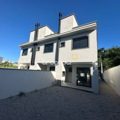 Casa com 86m², 2 quartos (sendo 2 suítes), 1 garagem, no bairro Ingleses em Florianópolis