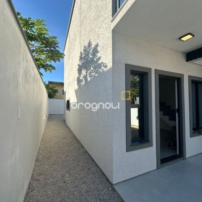 Casa com 86m², 2 quartos (sendo 2 suítes), 1 garagem, no bairro Ingleses em Florianópolis