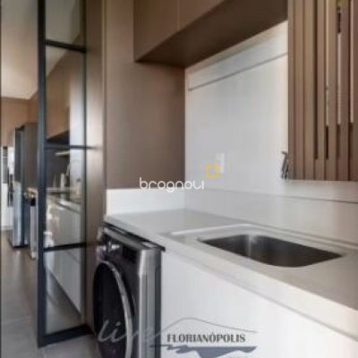 Apartamento com 124m², 3 quartos (sendo 3 suítes), 2 garagens, no bairro Jurerê Internacional em Florianópolis