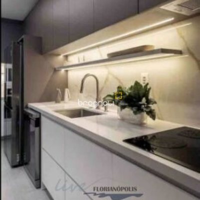 Apartamento com 124m², 3 quartos (sendo 3 suítes), 2 garagens, no bairro Jurerê Internacional em Florianópolis