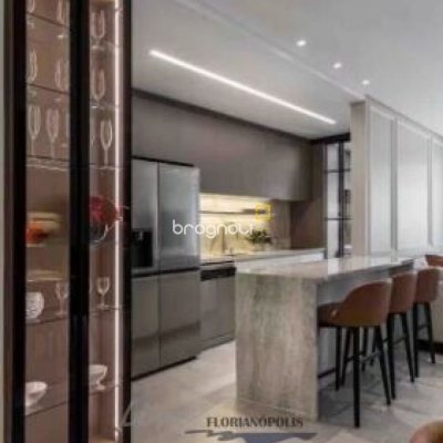 Apartamento com 124m², 3 quartos (sendo 3 suítes), 2 garagens, no bairro Jurerê Internacional em Florianópolis