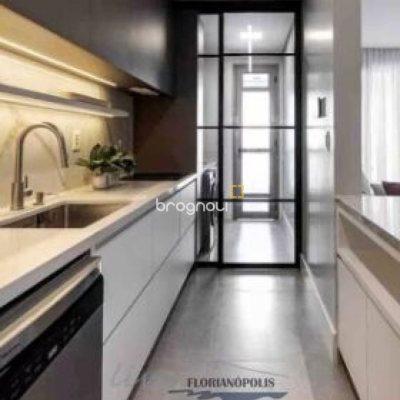 Apartamento com 124m², 3 quartos (sendo 3 suítes), 2 garagens, no bairro Jurerê Internacional em Florianópolis