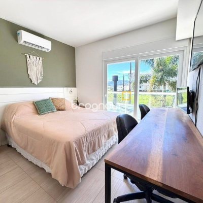 Casa com 145m², 3 quartos (sendo 3 suítes), 2 garagens, no bairro Campeche em Florianópolis