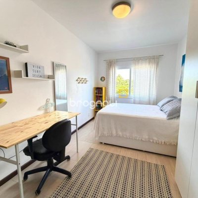 Casa com 145m², 3 quartos (sendo 3 suítes), 2 garagens, no bairro Campeche em Florianópolis