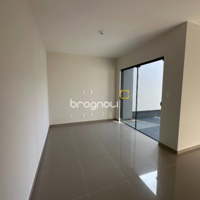 Casa com 50m², 2 quartos, 2 garagens, no bairro Forquilhas em São José
