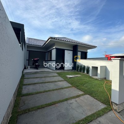 Casa com 50m², 2 quartos, 2 garagens, no bairro Forquilhas em São José