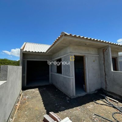 Casa com 50m², 2 quartos, 2 garagens, no bairro Forquilhas em São José