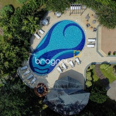Casa com 1000m², 6 quartos (sendo 6 suítes), no bairro Ratones em Florianópolis