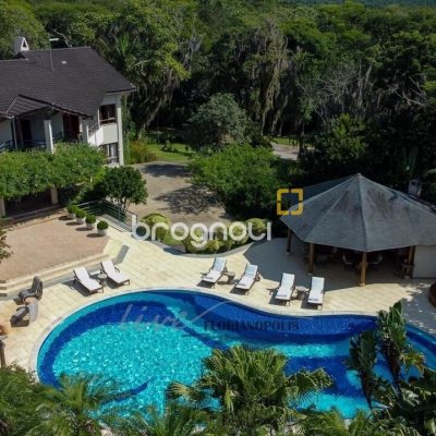 Casa com 1000m², 6 quartos (sendo 6 suítes), no bairro Ratones em Florianópolis