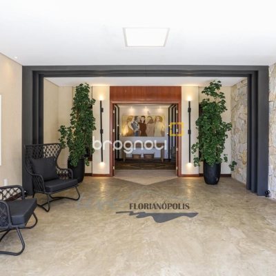 Casa com 1000m², 6 quartos (sendo 6 suítes), no bairro Ratones em Florianópolis