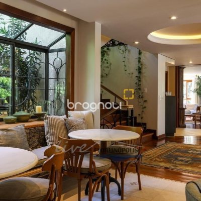 Casa com 1000m², 6 quartos (sendo 6 suítes), no bairro Ratones em Florianópolis