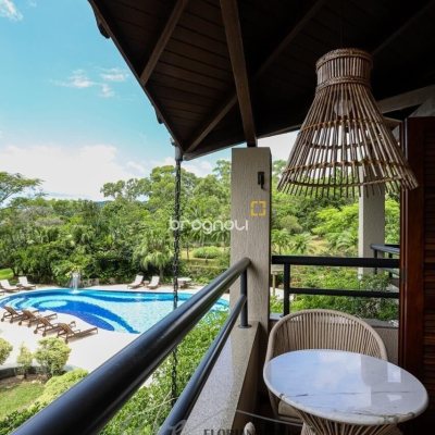 Casa com 1000m², 6 quartos (sendo 6 suítes), no bairro Ratones em Florianópolis