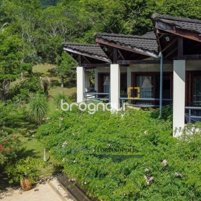 Casa com 1000m², 6 quartos (sendo 6 suítes), no bairro Ratones em Florianópolis