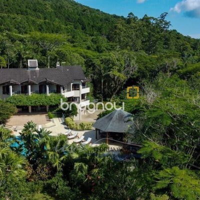 Casa com 1000m², 6 quartos (sendo 6 suítes), no bairro Ratones em Florianópolis