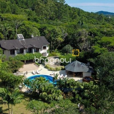 Casa com 1000m², 6 quartos (sendo 6 suítes), no bairro Ratones em Florianópolis