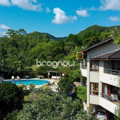 Casa com 1000m², 6 quartos (sendo 6 suítes), no bairro Ratones em Florianópolis