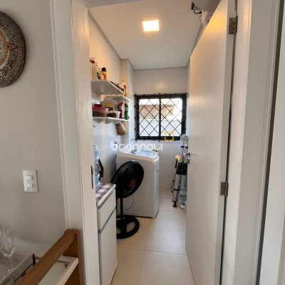 Casa com 153m², 3 quartos (sendo 1 suíte), 2 garagens, no bairro Pinheira em Palhoça