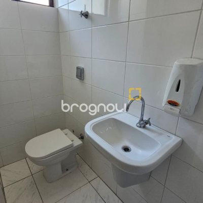 Sala com 34m², 1 garagem, no bairro Trindade em Florianópolis
