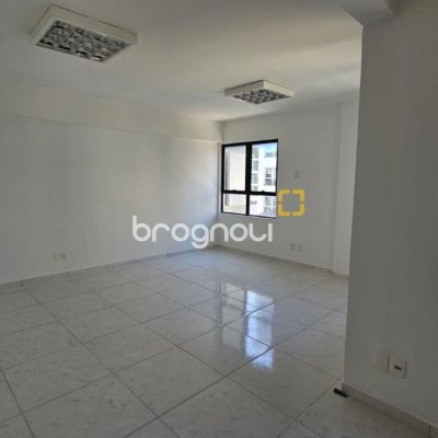 Sala com 26m², 1 garagem, no bairro Trindade em Florianópolis