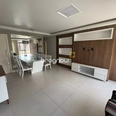 Apartamento com 128m², 3 quartos (sendo 3 suítes), 2 garagens, no bairro Centro em Florianópolis