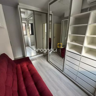 Apartamento com 128m², 3 quartos (sendo 3 suítes), 2 garagens, no bairro Centro em Florianópolis