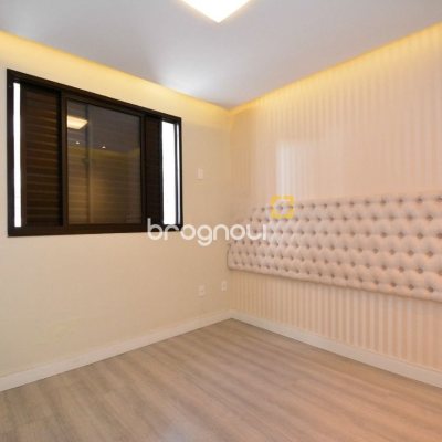 Apartamento com 128m², 3 quartos (sendo 3 suítes), 2 garagens, no bairro Centro em Florianópolis