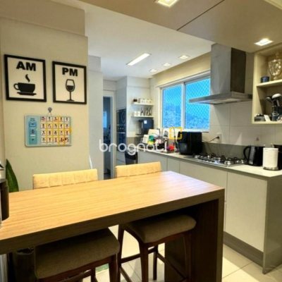 Apartamento com 110m², 3 quartos (sendo 1 suíte), 2 garagens, no bairro Agronômica em Florianópolis