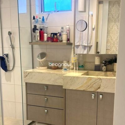 Apartamento com 110m², 3 quartos (sendo 1 suíte), 2 garagens, no bairro Agronômica em Florianópolis