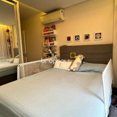 Apartamento com 110m², 3 quartos (sendo 1 suíte), 2 garagens, no bairro Agronômica em Florianópolis