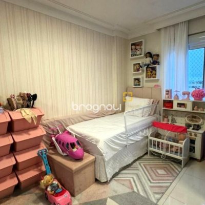 Apartamento com 110m², 3 quartos (sendo 1 suíte), 2 garagens, no bairro Agronômica em Florianópolis