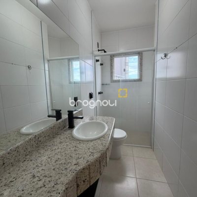 Casa com 292m², 3 quartos (sendo 1 suíte), 3 garagens, no bairro Pedra Branca em Palhoça