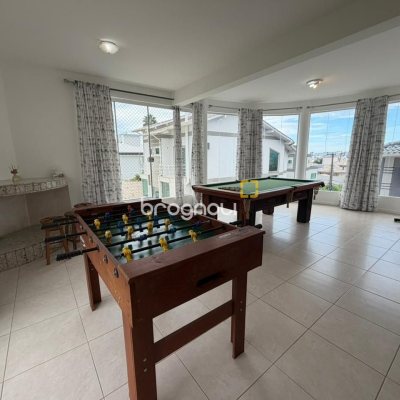 Casa com 292m², 3 quartos (sendo 1 suíte), 3 garagens, no bairro Pedra Branca em Palhoça