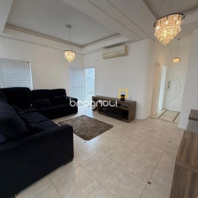 Casa com 292m², 3 quartos (sendo 1 suíte), 3 garagens, no bairro Pedra Branca em Palhoça