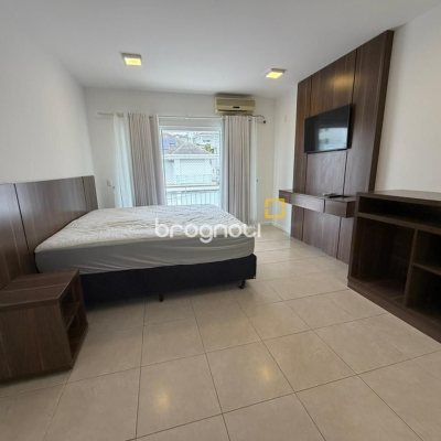Casa com 292m², 3 quartos (sendo 1 suíte), 3 garagens, no bairro Pedra Branca em Palhoça