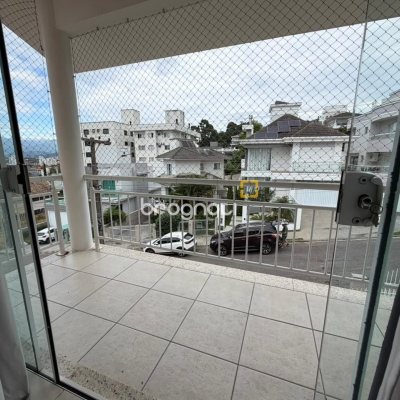 Casa com 292m², 3 quartos (sendo 1 suíte), 3 garagens, no bairro Pedra Branca em Palhoça