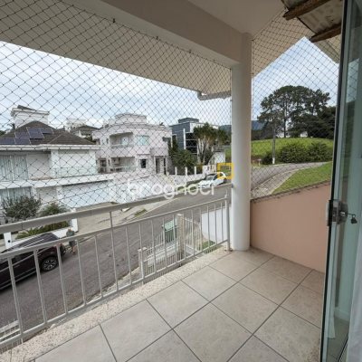 Casa com 292m², 3 quartos (sendo 1 suíte), 3 garagens, no bairro Pedra Branca em Palhoça