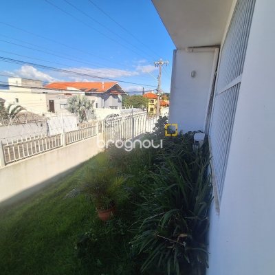 Casa com 263m², 5 quartos (sendo 3 suítes), 3 garagens, no bairro Itaguaçu em Florianópolis
