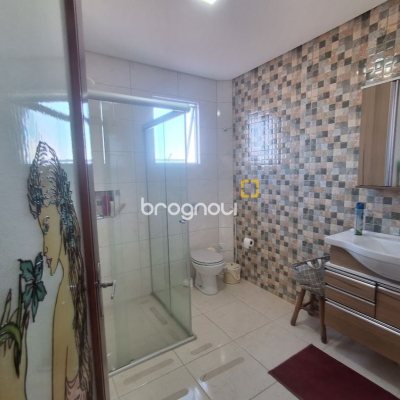Casa com 263m², 5 quartos (sendo 3 suítes), 3 garagens, no bairro Itaguaçu em Florianópolis