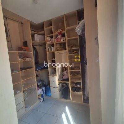 Casa com 263m², 5 quartos (sendo 3 suítes), 3 garagens, no bairro Itaguaçu em Florianópolis