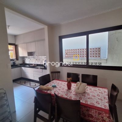 Casa com 263m², 5 quartos (sendo 3 suítes), 3 garagens, no bairro Itaguaçu em Florianópolis