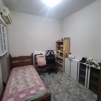 Casa com 263m², 5 quartos (sendo 3 suítes), 3 garagens, no bairro Itaguaçu em Florianópolis