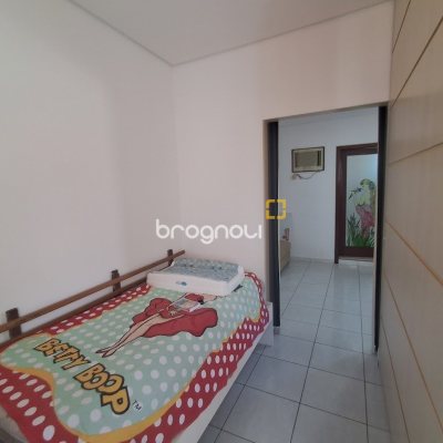 Casa com 263m², 5 quartos (sendo 3 suítes), 3 garagens, no bairro Itaguaçu em Florianópolis