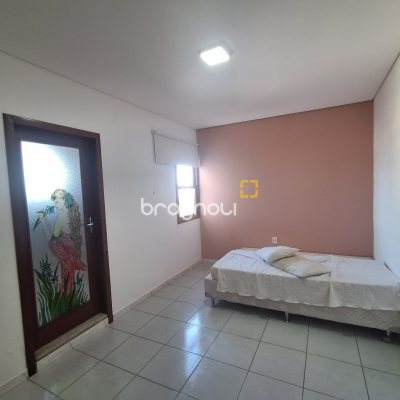 Casa com 263m², 5 quartos (sendo 3 suítes), 3 garagens, no bairro Itaguaçu em Florianópolis
