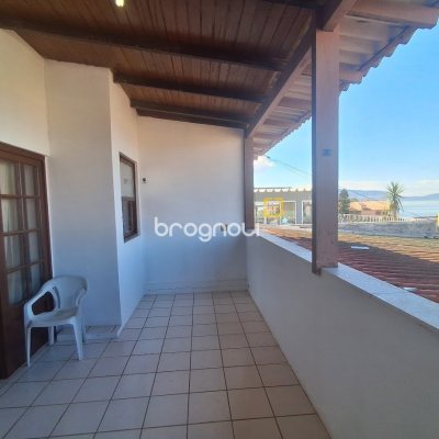 Casa com 263m², 5 quartos (sendo 3 suítes), 3 garagens, no bairro Itaguaçu em Florianópolis