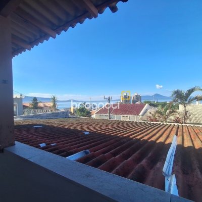 Casa com 263m², 5 quartos (sendo 3 suítes), 3 garagens, no bairro Itaguaçu em Florianópolis