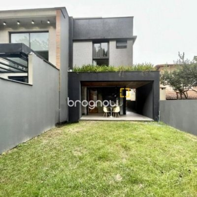 Casa com 173m², 3 quartos (sendo 3 suítes), 3 garagens, no bairro Campeche em Florianópolis