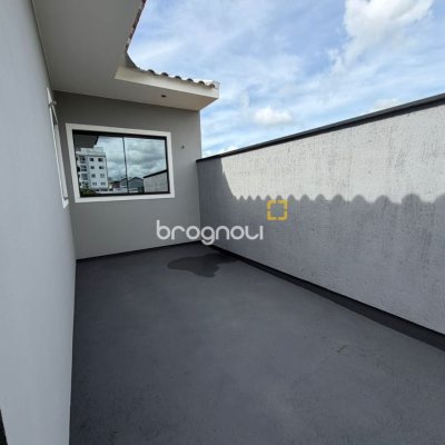 Casa com 50m², 2 quartos, 1 garagem, no bairro Nova Palhoça em Palhoça