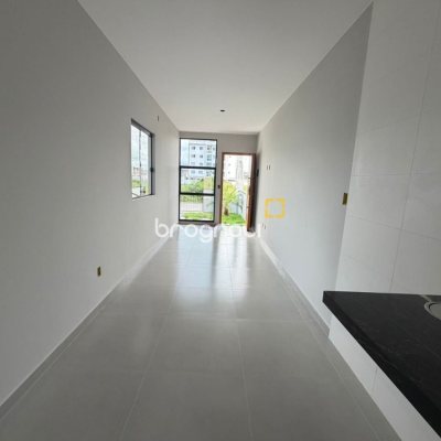 Casa com 50m², 2 quartos, 1 garagem, no bairro Nova Palhoça em Palhoça